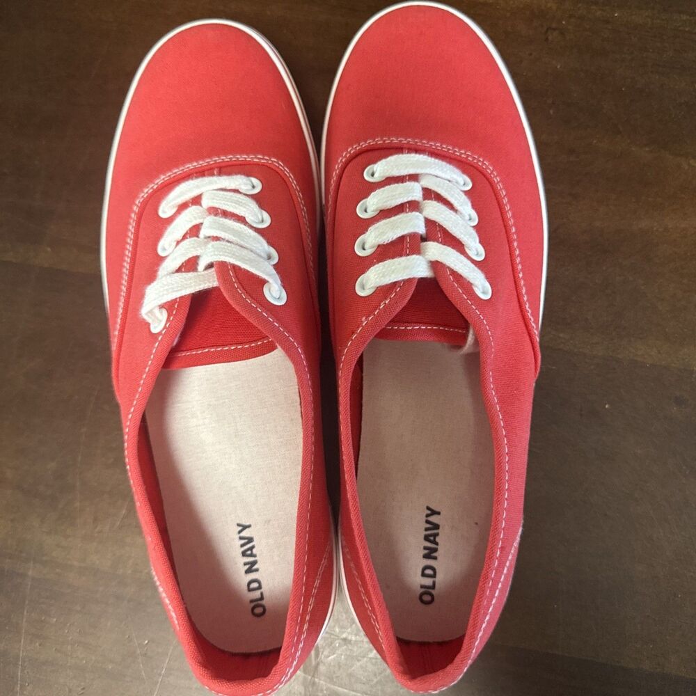 Old Navy Women’s Soft Lace Up Sneakers Red Sz 9